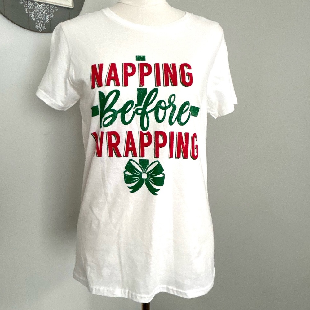 Holiday Tee Shirt “Napping Before Wrapping” Softstyle 880 Gilden NWT Size Medium